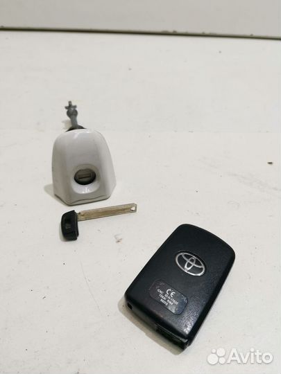 Ключ с личиной Toyota Camry V50