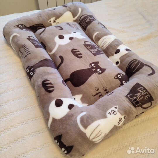 Лежанка для кошек новая