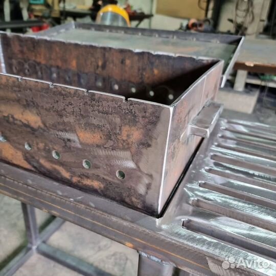 Мангал из мощного металла