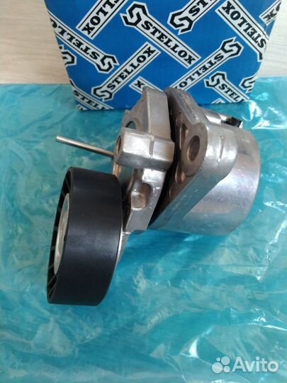 Ролик натяжителя в сборе