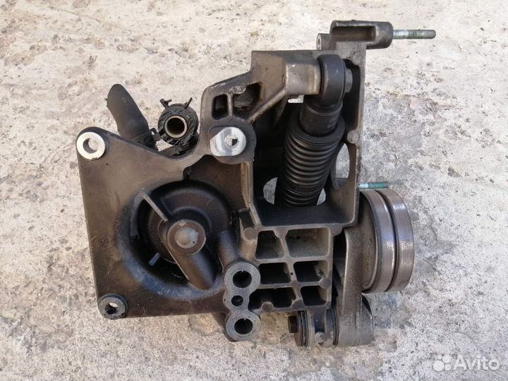 Натяжитель Ремня Ауди А6 С5 2.5 дизель