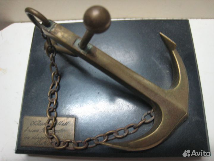 Настольные сувениры