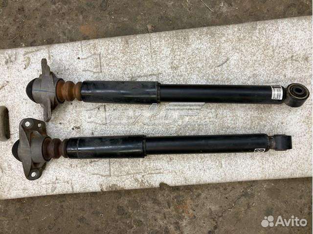Задний амортизатор VW Jetta 6