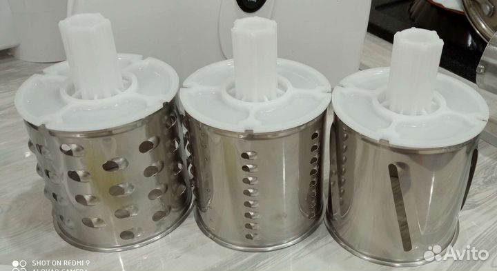Мясорубка электрическая с насадками. Новая