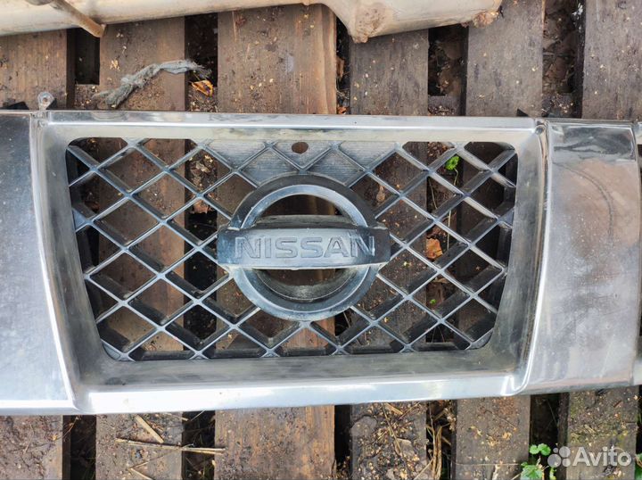 Решётка радиатора Nissan Armada