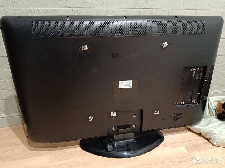 Телевизор Philips - 47 диагональ