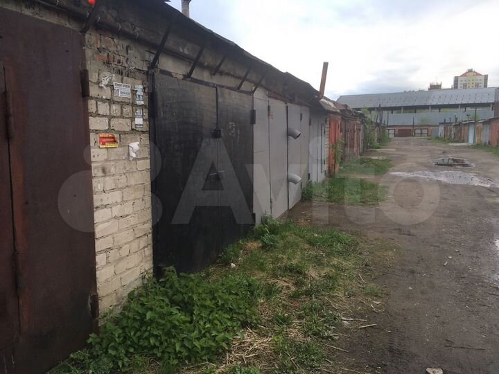 Гараж, > 30 м²