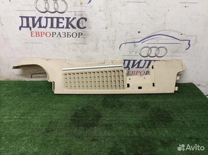 Держатель задней полки Land Rover