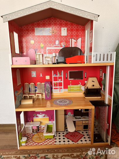 Домик кукольный с мебелью