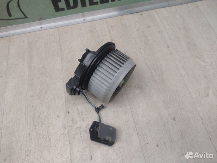 Моторчик отопителя Toyota Yaris XP90 1.3 2005-2011