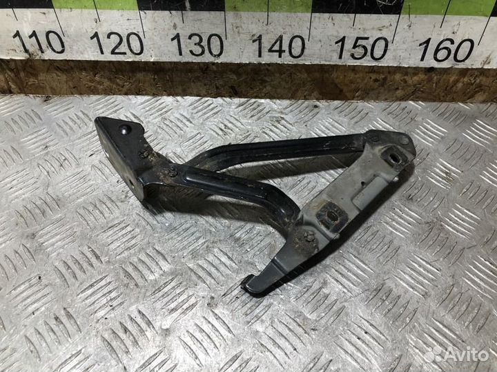 Петля багажника левая Ford Mondeo 2000-2007