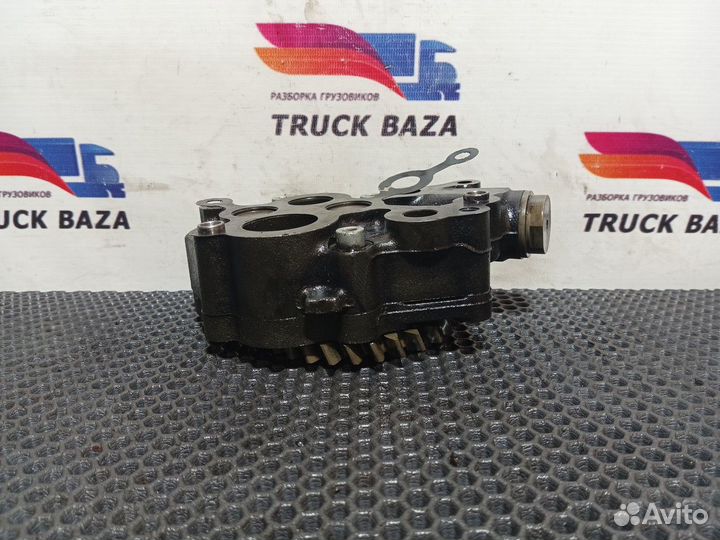 504332653 Насос масляный Iveco Stralis