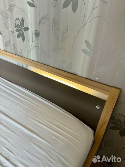 Кровать двухспальная с матрасом бу