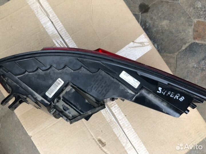 Фонарь наружный задний левый Skoda Superb 2017