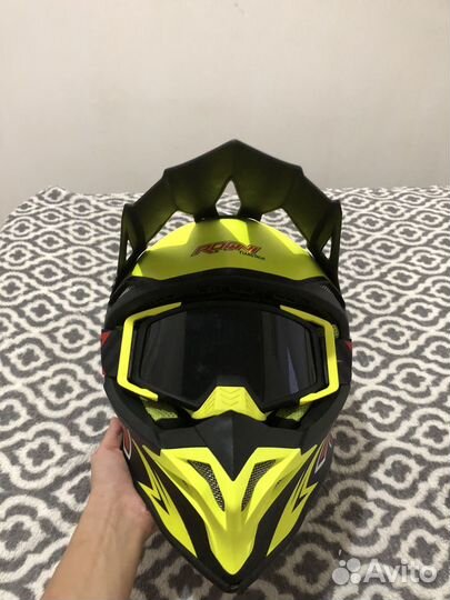 Кроссовый шлем с очками