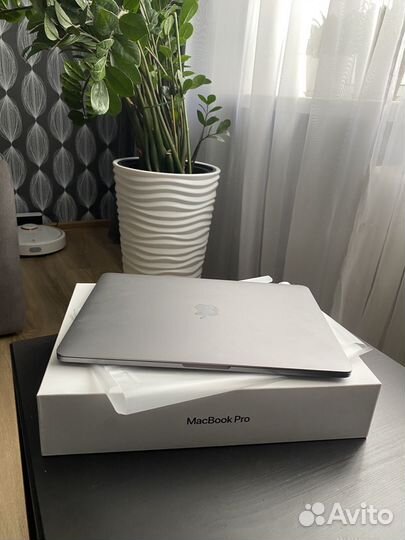 Apple MacBook Pro 2020 4thunderbolt, i7, 32gb