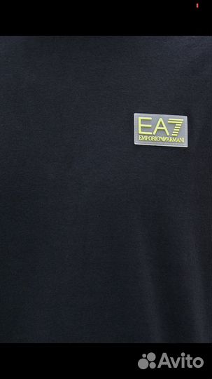 Футболка EA7