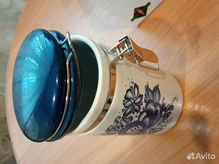 Банка для хранения сыпучих продуктов