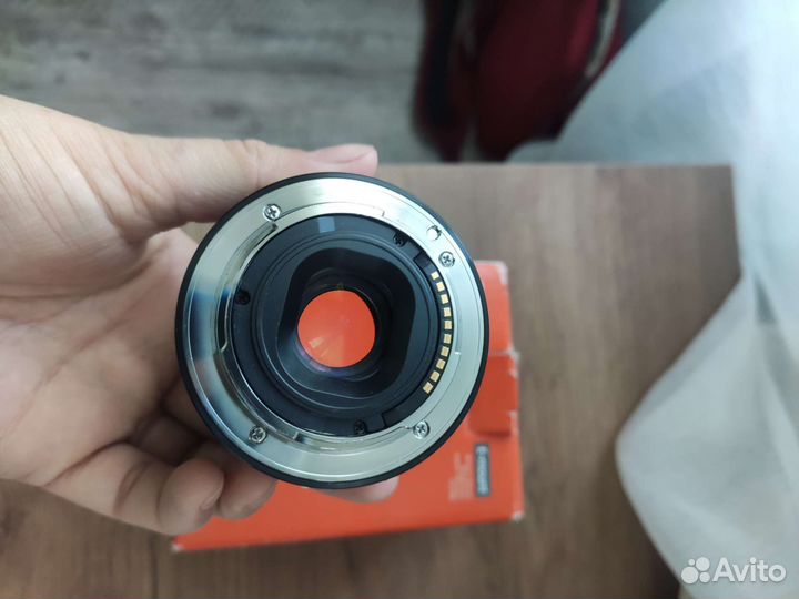Объектив sony e 35mm 1.8