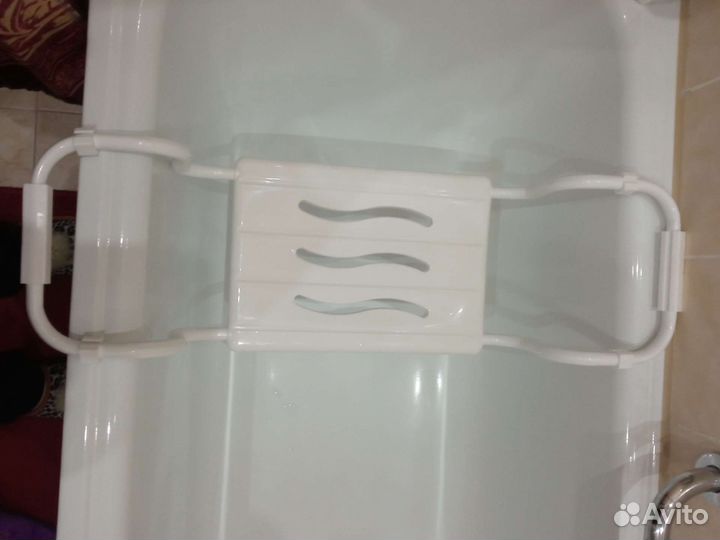 Сиденье для ванны и душа