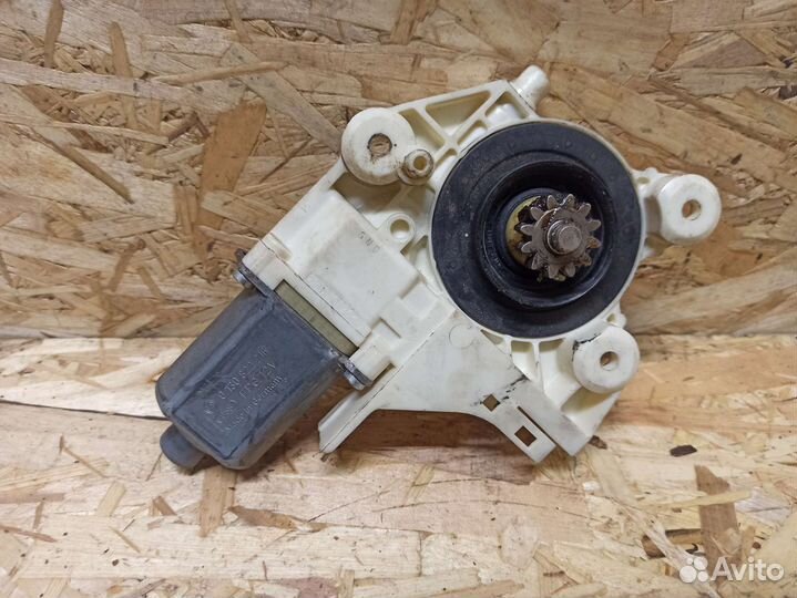 Моторчик переднего правого подъемника Focus 2