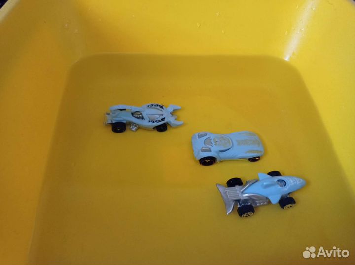 HOT Wheels 10 Машин-Гонки,Меняющих цвет в воде