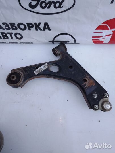 Рычаг передний левый Opel Corsa D