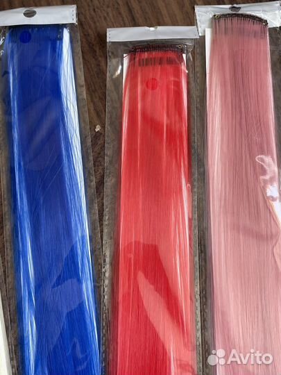 Цветные пряди на заколках