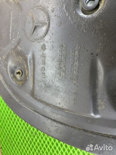 Корпус воздушного фильтра Mercedes-Benz w124