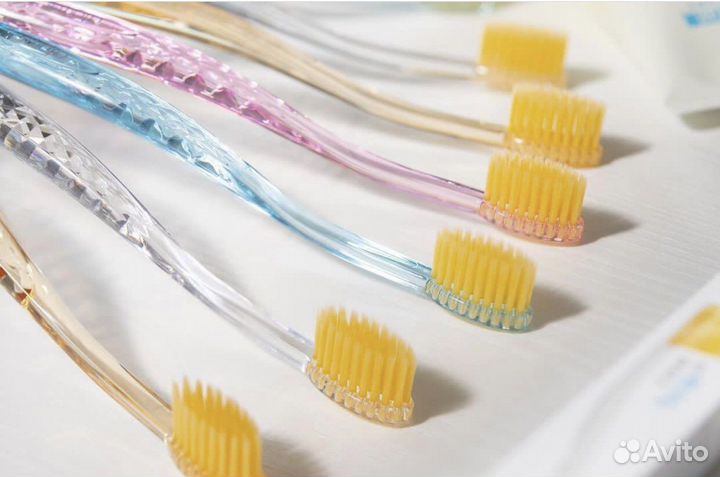 Зубная щетка