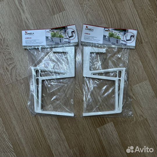 Кронштейн для балконного ящика