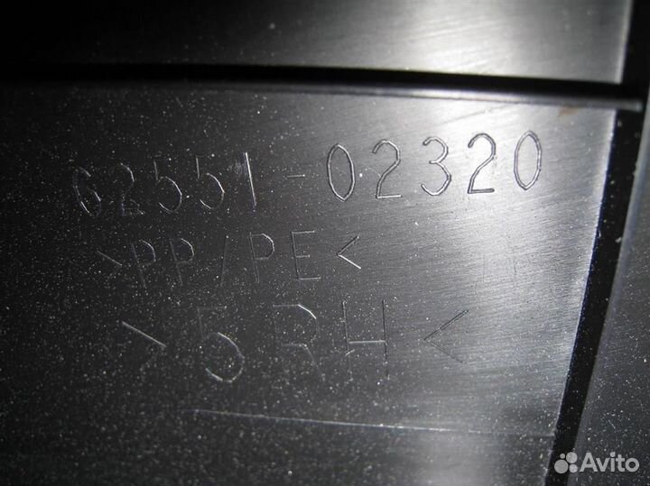 Обшивка правой стойки Toyota Auris E18 2015