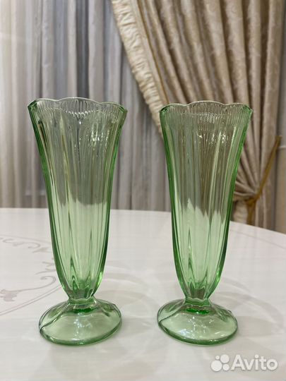 Вазочки. Зеленое стекло. Англия