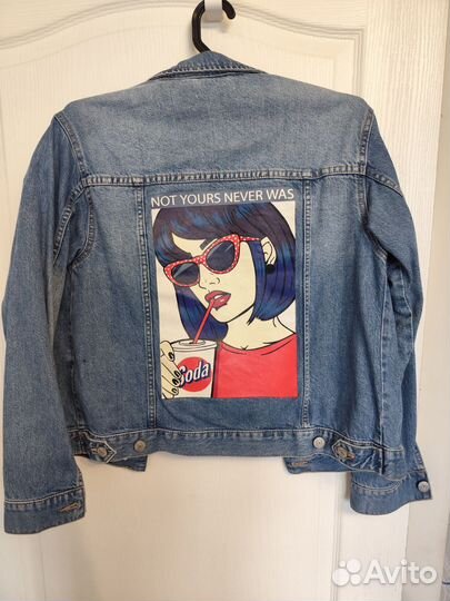 Джинсовка с принтом поп-арт O'stin