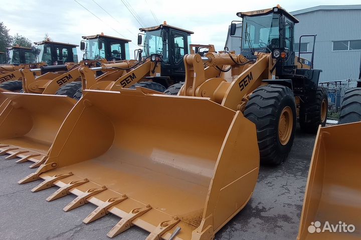 Фронтальный погрузчик SEM 660D, 2023