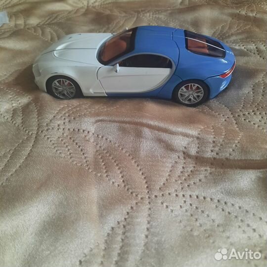 Детская машинка Bugatti