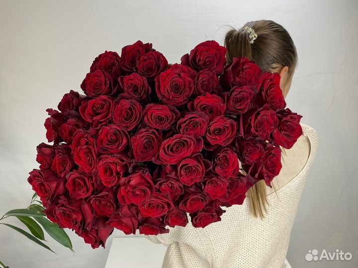 Букет красных роз сорта эксплорер