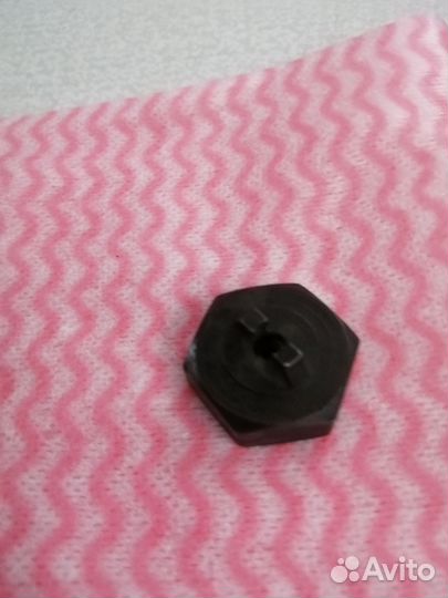 Гайка крепления ведущей звёздочки мотоцикл