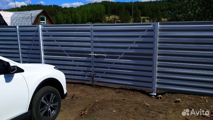 Забор из евроштакетника