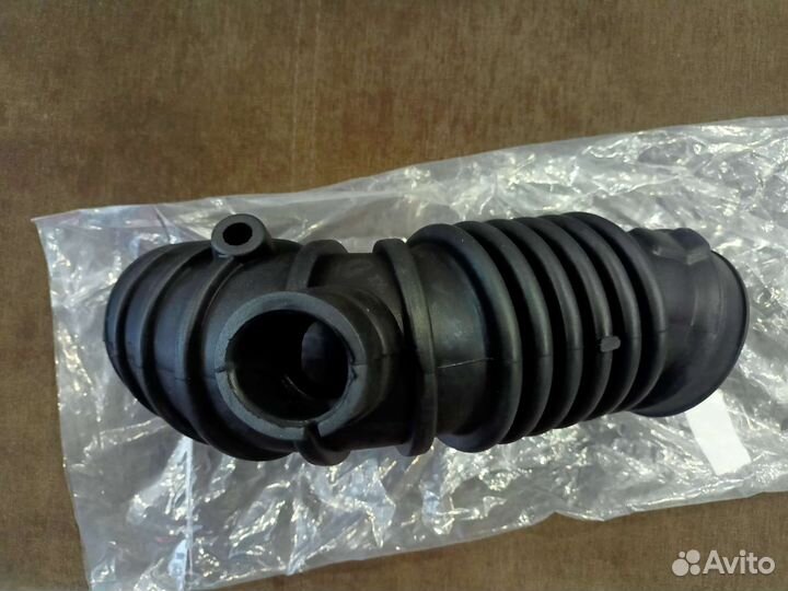 Новый Патрубок воздушного фильтра гофра Outlander