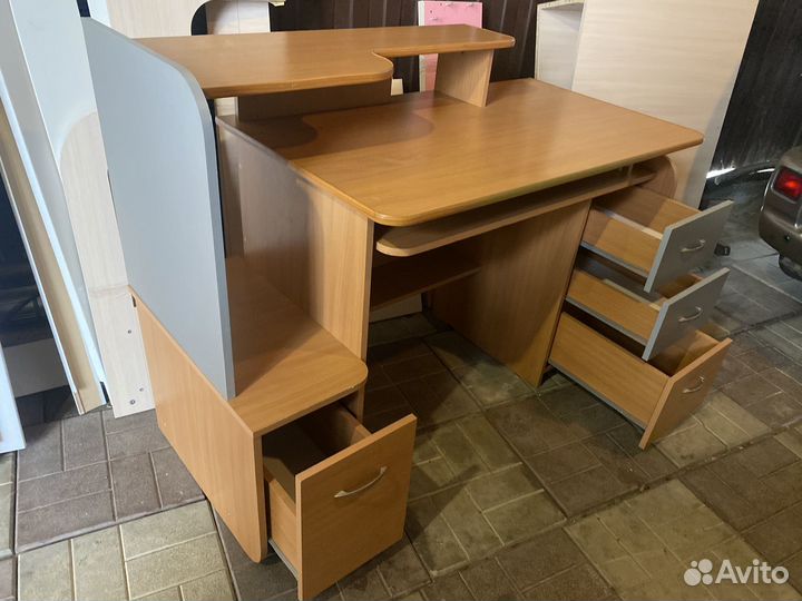Стол писменный (компьютерный) бу