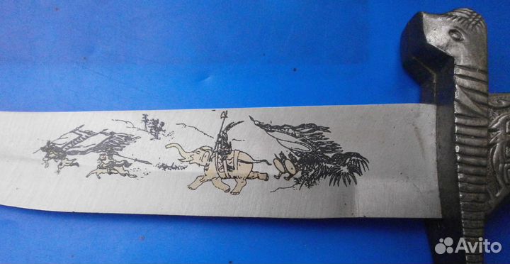 Нож с ножнами и рисунками слонов. Индия
