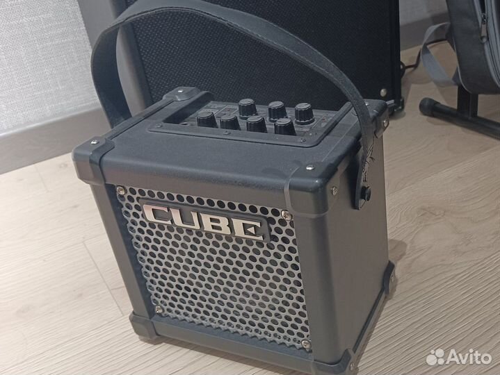 Гитарный комбоусилитель Roland micro cube gx