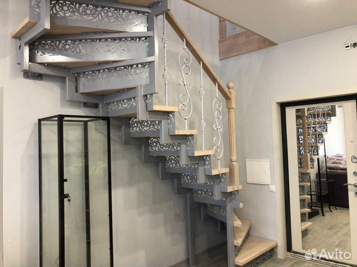 Лестница на металлокаркасе