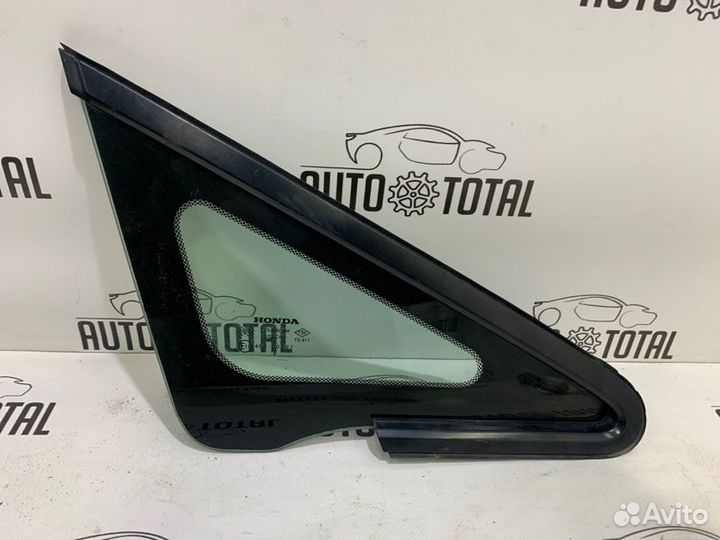 Стекло кузовное переднее правое Honda Civic 4D