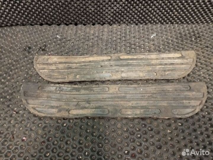 Резиновые накладки на мотороллер вятка