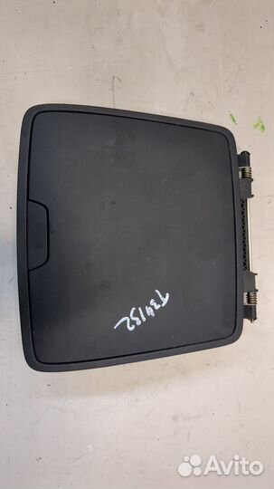 Бардачок Skoda Yeti, 2016