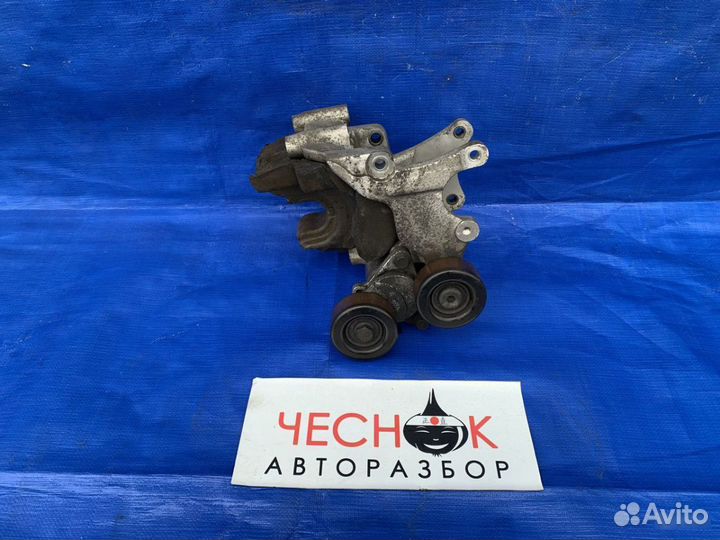 Кронштейн генератора нятяжитель ремня Tucson JM