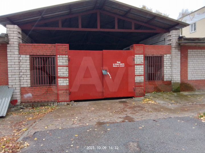 Гараж, > 30 м²