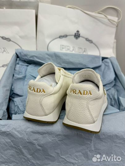 Кроссовки prada женские